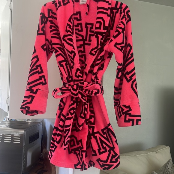 Pink Victoria Secret Robe - Picture 2 of 8